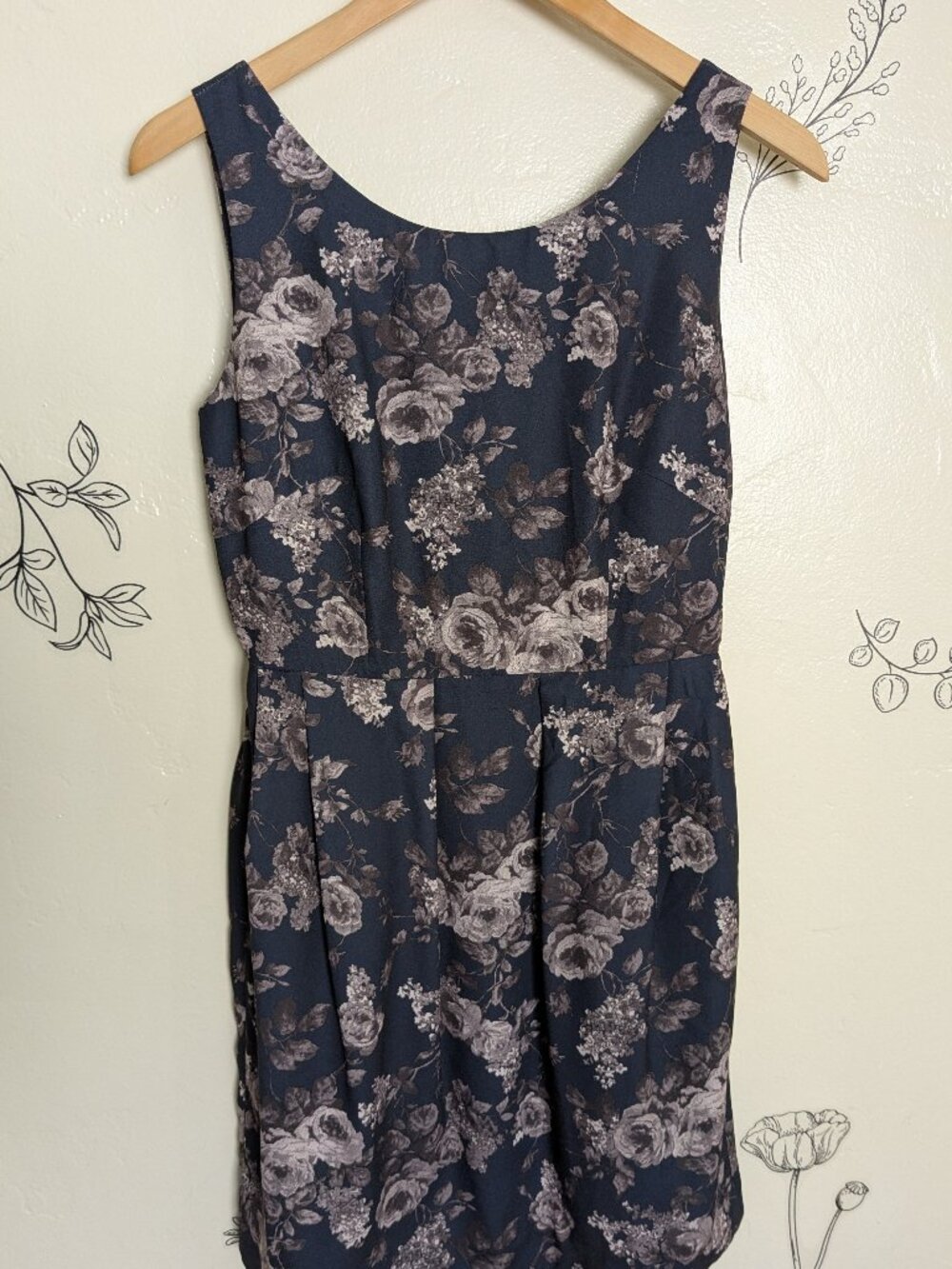 O'2nd Size 4 Navy Blue Floral Dress